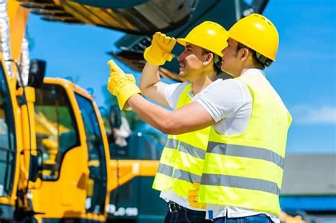 may trabaho ako ngayon in english